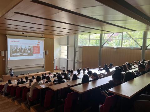amphi avec étudiants